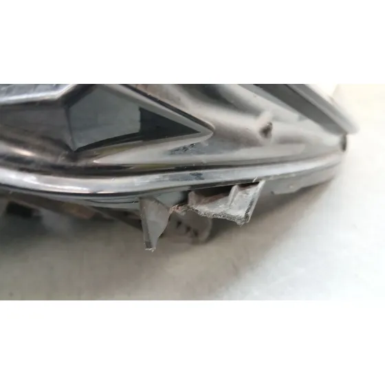 Faro Izquierdo para Jaguar Xe (X760)