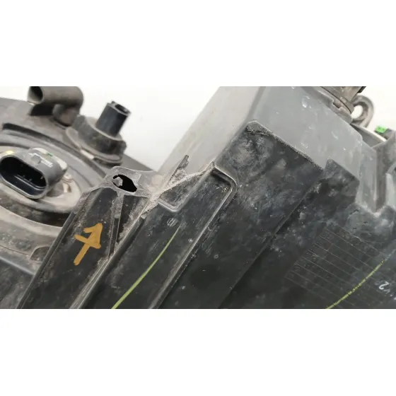 Faro Derecho para Fiat Freemont (345_)