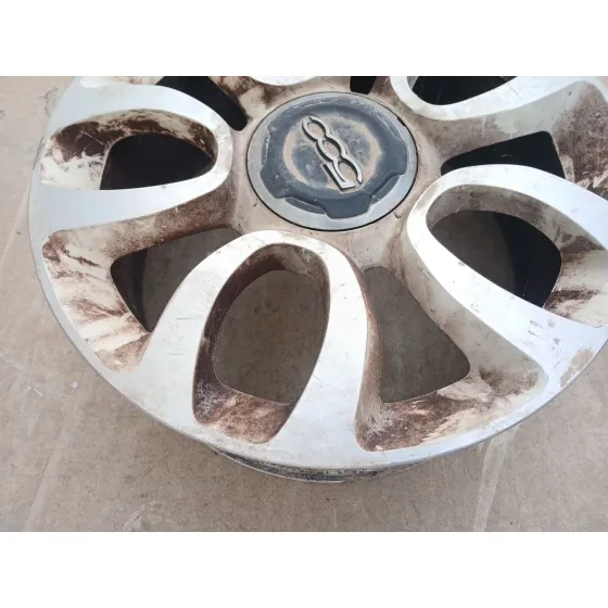 Llanta para Fiat 500 L (330)