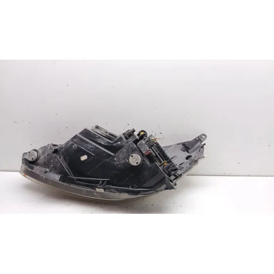 Faro Derecho para Opel Corsa D (S07)
