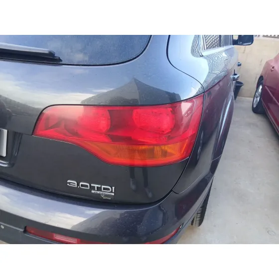 Piloto Trasero Derecho para Audi Q7 (4Lb)