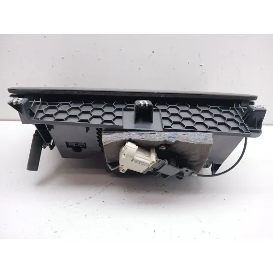 Guantera para Audi Q7 (4L)