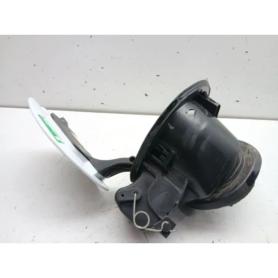 Tapa Exterior Combustible para Ford Kuga (Cbs)