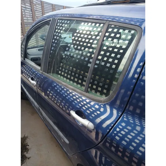 Puerta Trasera Izquierda para Renault Modus / Grand Modus (F/Jp0_)
