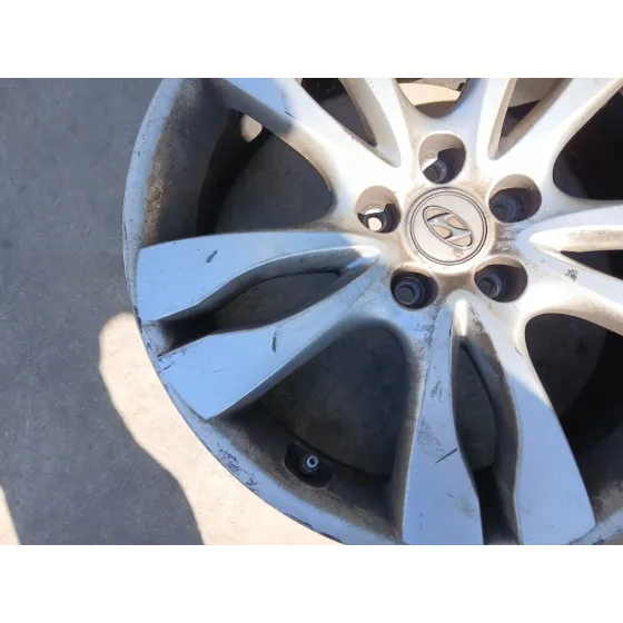 Llanta Delantera Izquierda para Hyundai Ix55