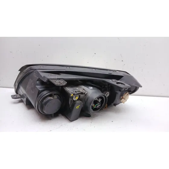 Faro Derecho para Chevrolet Captiva (C100, C140)