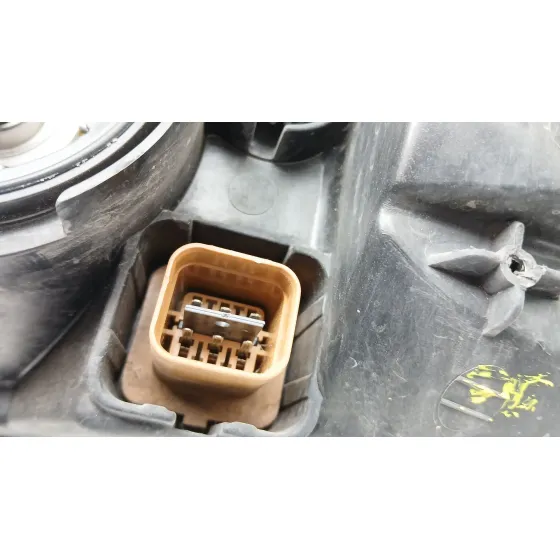 Faro Derecho para Chevrolet Captiva (C100, C140)