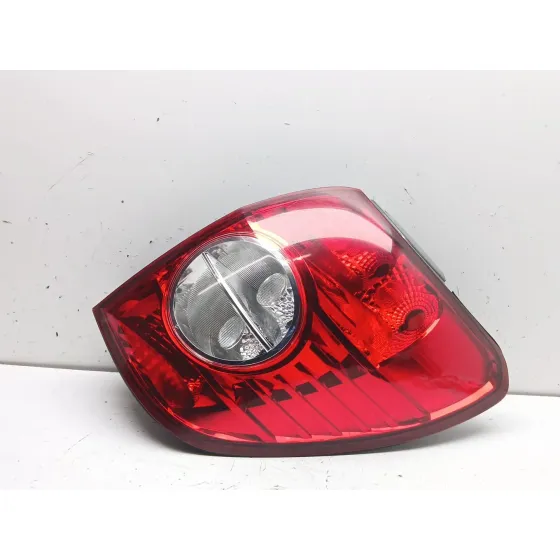 Piloto Trasero Derecho para Chevrolet Captiva (C100, C140)