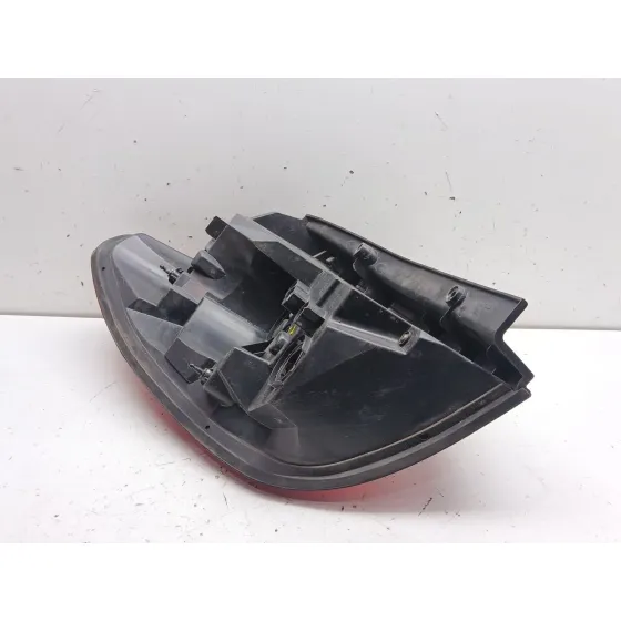 Piloto Trasero Derecho para Chevrolet Captiva (C100, C140)