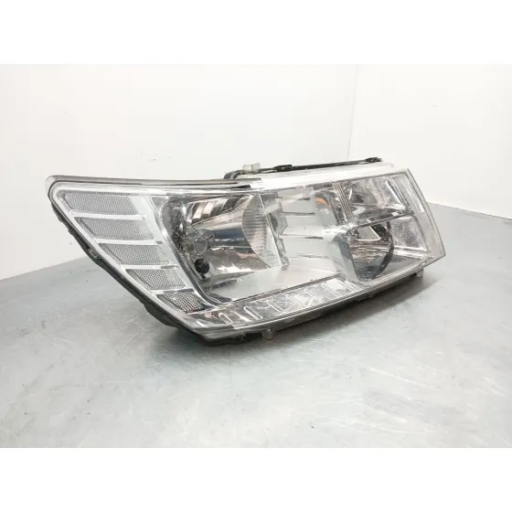 Faro Derecho para Fiat Freemont (345_)