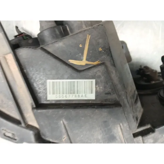 Faro Derecho para Fiat Freemont (345_)