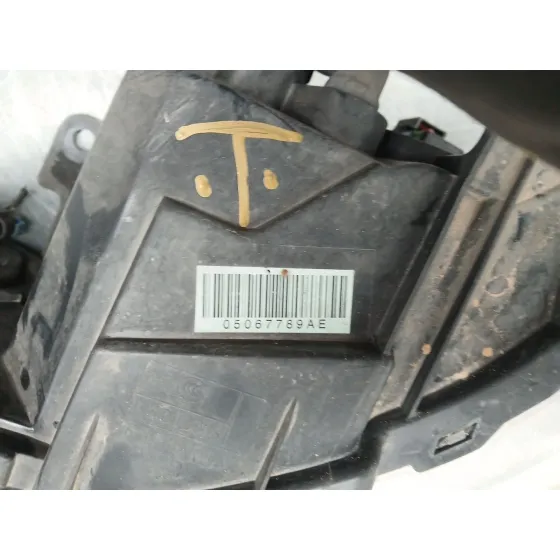 Faro Izquierdo para Fiat Freemont (345_)
