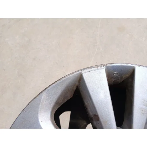 Llanta para Toyota Auris Touring Sports (E18)