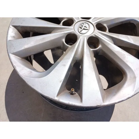 Llanta para Toyota Auris Touring Sports (E18)
