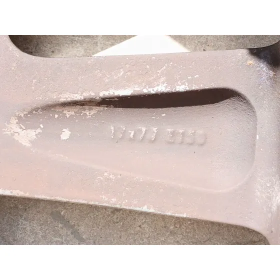 Llanta para Toyota Auris Touring Sports (E18)