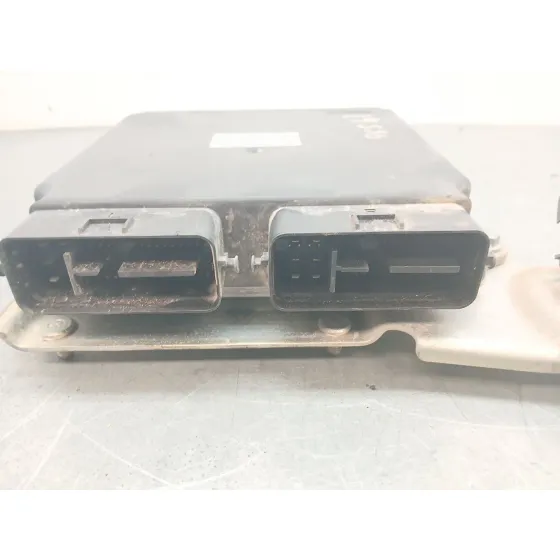 Centralita Motor Uce para Mitsubishi Colt Cabrio Czc