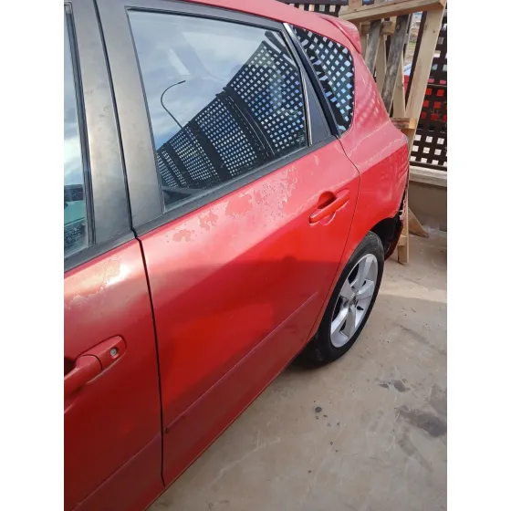 Puerta Trasera Izquierda para Mazda 3 (Bk)