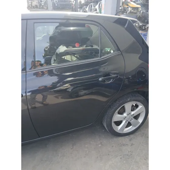 Puerta Trasera Izquierda para Toyota Auris (_E15_)
