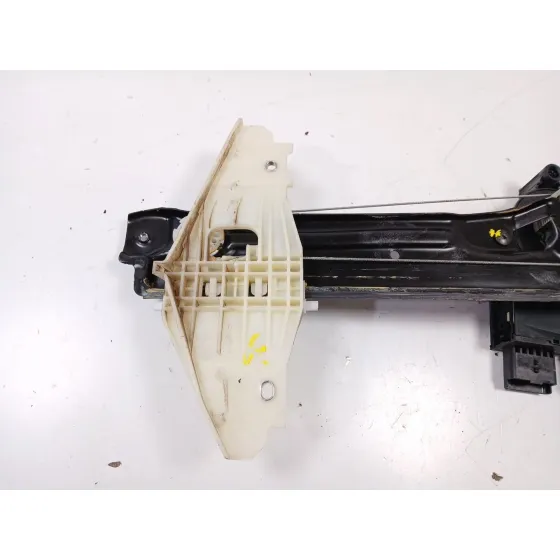 Elevalunas Delantero Izquierdo para Opel Vivaro C Furgoneta (K0)