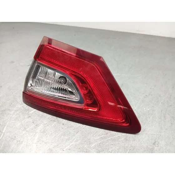 Piloto Trasero Derecho Interior para Ford Mondeo V Hatchback (Ce)