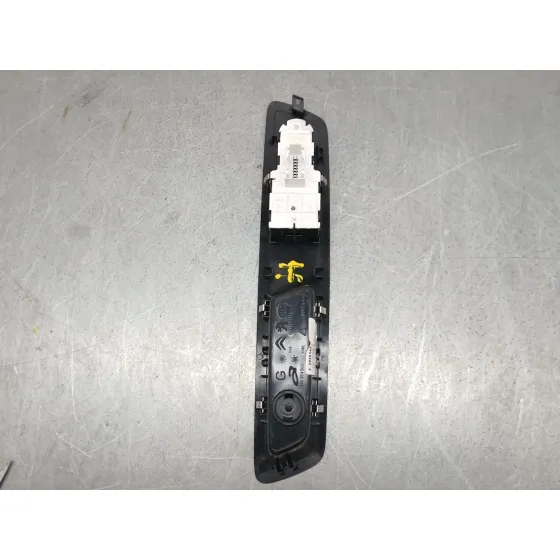 Mando Elevalunas Delantero Izquierdo para Toyota Proace Furgoneta (Mdz_)