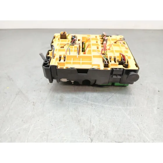 Caja Reles / Fusibles para Toyota Proace Furgoneta (Mdz_)