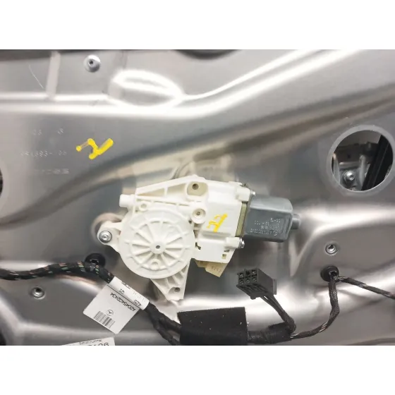 Elevalunas Delantero Derecho para Mercedes-Benz Clase C (W204)