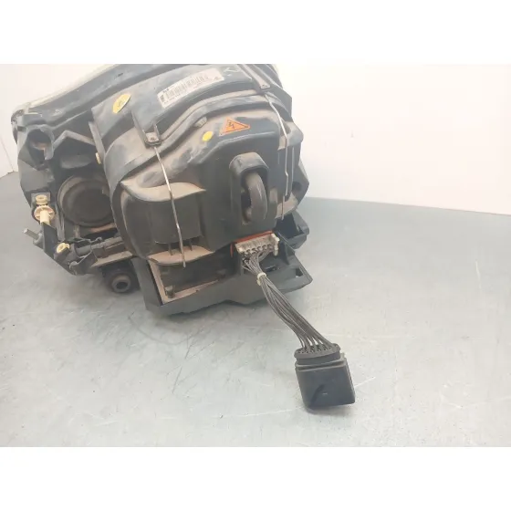 Faro Derecho para Porsche Cayenne (9Pa)