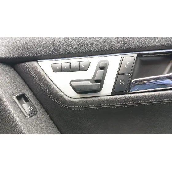 Guarnecido Puerta Delantera Derecha para Mercedes-Benz Clase C (W204)
