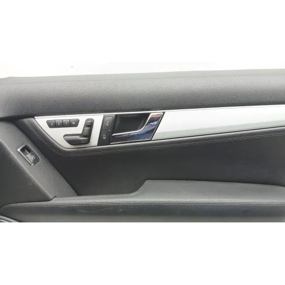 Guarnecido Puerta Delantera Derecha para Mercedes-Benz Clase C (W204)