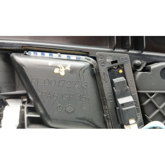 Guarnecido Puerta Delantera Derecha para Mercedes-Benz Clase C (W204)