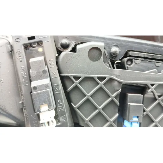 Guarnecido Puerta Delantera Derecha para Mercedes-Benz Clase C (W204)