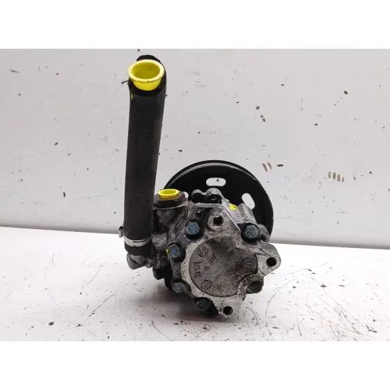 Bomba Direccion para Audi A6 Berlina (4B2)