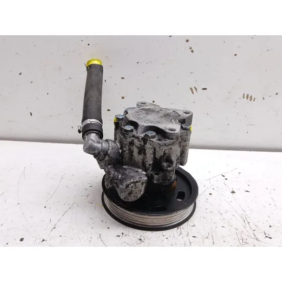 Bomba Direccion para Audi A6 Berlina (4B2)