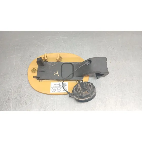 Tapa Exterior Combustible para Kia Xceed (Cd)