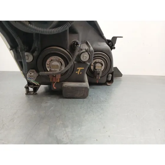 Faro Izquierdo para Toyota Corolla Verso (Zer_, Zze12_, R1_)