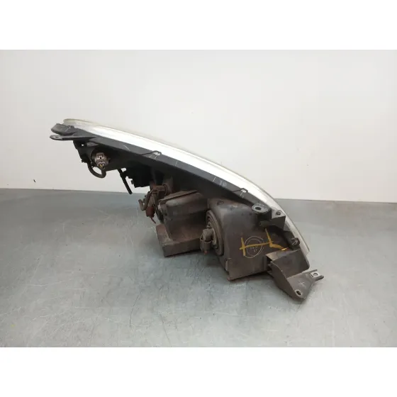 Faro Izquierdo para Toyota Corolla Verso (Zer_, Zze12_, R1_)