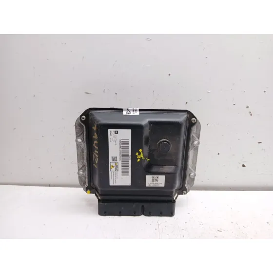 Centralita Motor Uce para Opel Astra J Sports Tourer (P10)