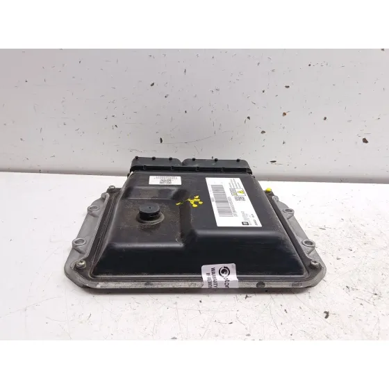 Centralita Motor Uce para Opel Astra J Sports Tourer (P10)