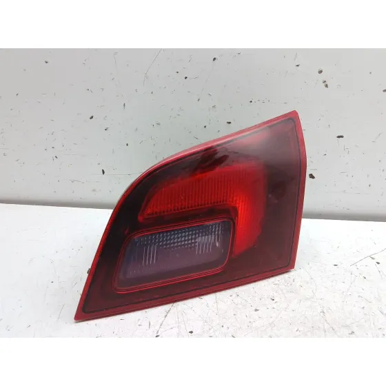 Piloto Trasero Derecho Interior para Opel Astra J Sports Tourer (P10)
