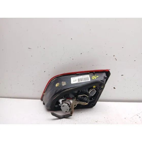 Piloto Trasero Izquierdo Interior para Opel Astra J Sports Tourer (P10)