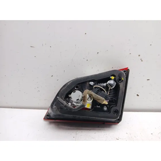 Piloto Trasero Izquierdo Interior para Opel Astra J Sports Tourer (P10)