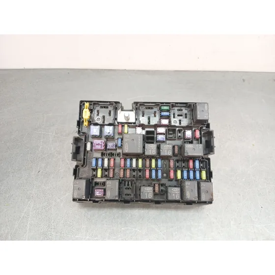 Caja Reles / Fusibles para Omoda 5