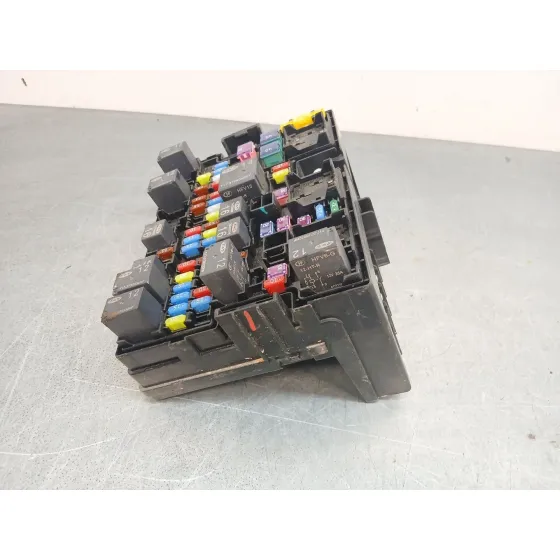 Caja Reles / Fusibles para Omoda 5