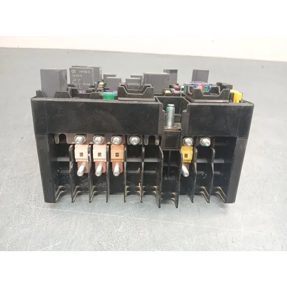 Caja Reles / Fusibles para Omoda 5