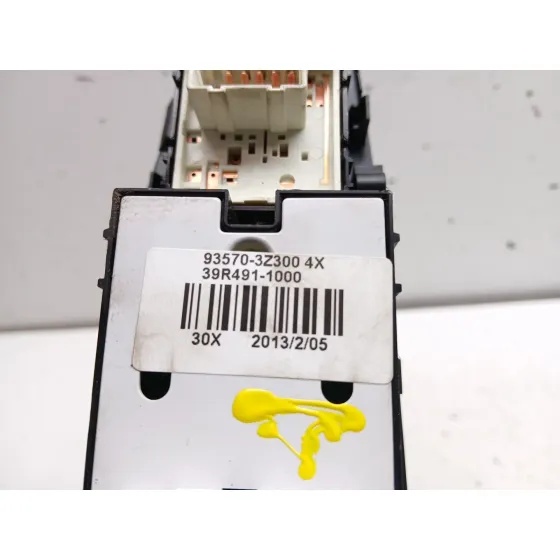 Mando Elevalunas Delantero Izquierdo para Hyundai I40 I (Vf)
