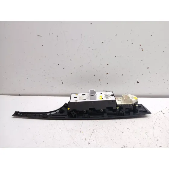 Mando Elevalunas Delantero Izquierdo para Hyundai I40 I (Vf)