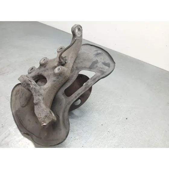 Mangueta Delantera Izquierda para Mercedes-Benz Clase C (W204)