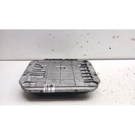 Centralita Motor Uce para Opel Astra J (P10)