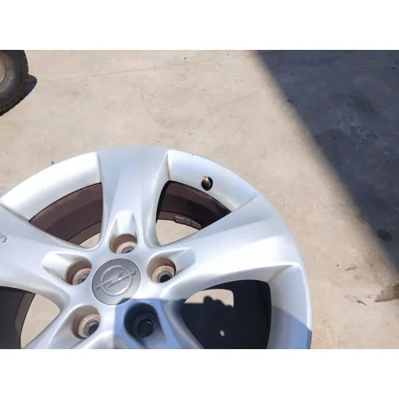 Llanta Delantera Derecha para Opel Astra J (P10)